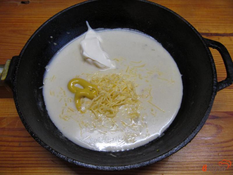 Фото приготовление рецепта: Лепешка с жареным луком и грибами шаг №12