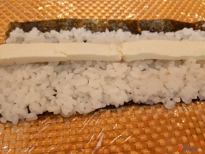 Фото приготовление рецепта: Суши с морепродуктами шаг №6