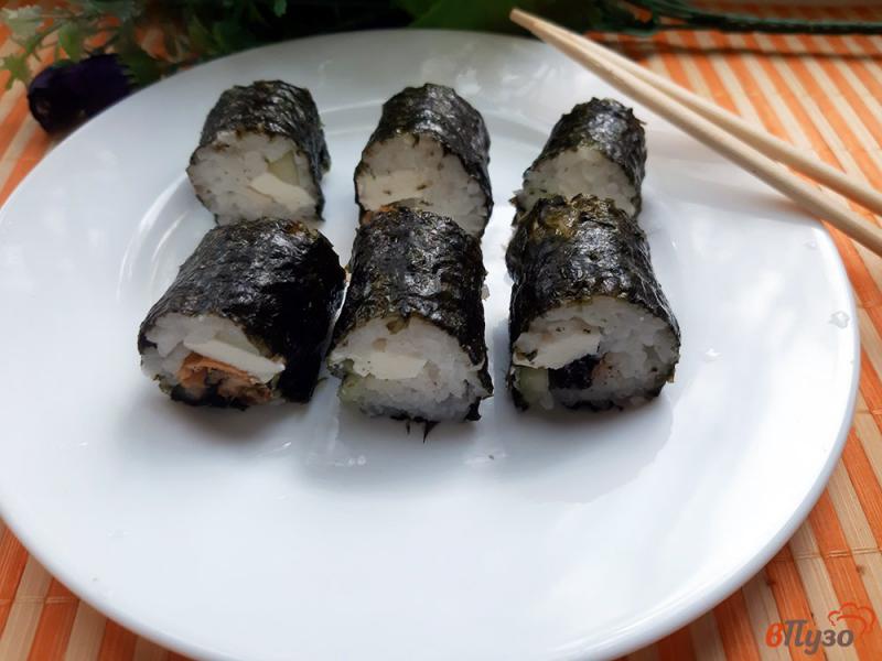 Фото приготовление рецепта: Суши с морепродуктами шаг №10