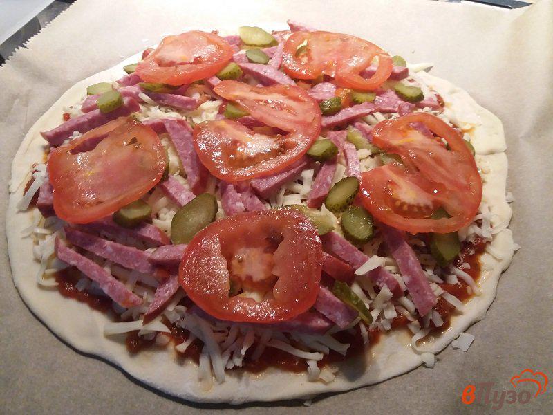 Фото приготовление рецепта: Пицца с салями шаг №10