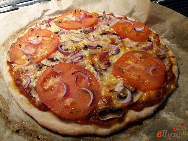 Фото приготовление рецепта: Пицца  с грибами шаг №12