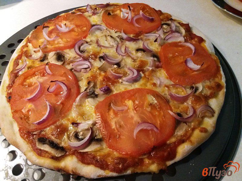 Фото приготовление рецепта: Пицца  с грибами шаг №14