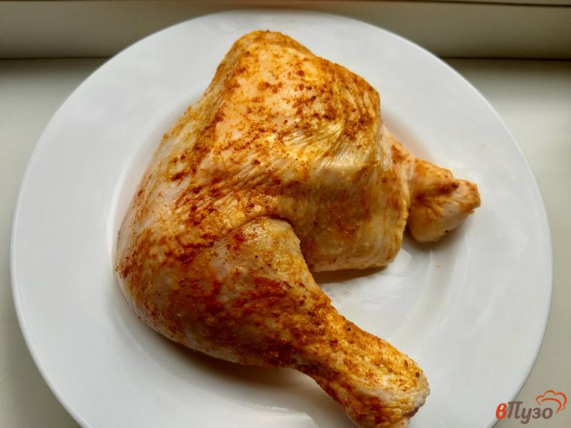 Фото приготовление рецепта: Запеченная курица с пряной тыквой шаг №3