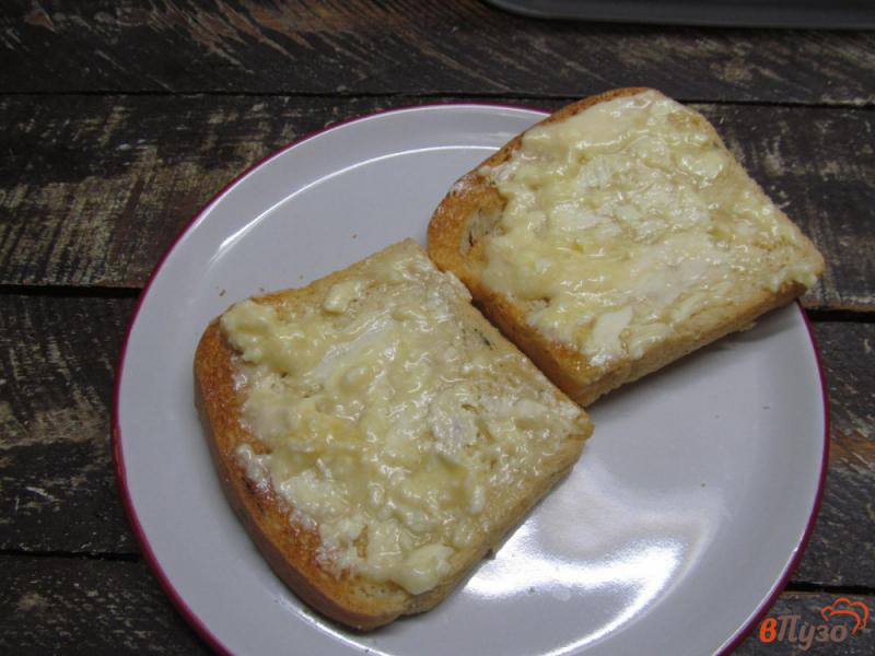 Фото приготовление рецепта: Горячий бутерброд с мандарином шаг №5