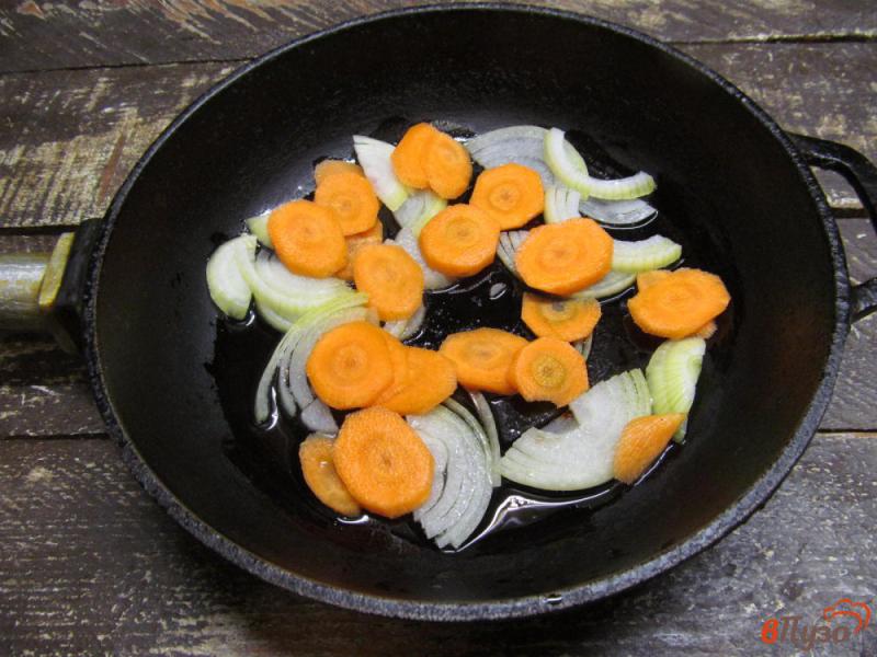 Фото приготовление рецепта: Свинина с овощами и чесноком «Романтический ужин» шаг №2