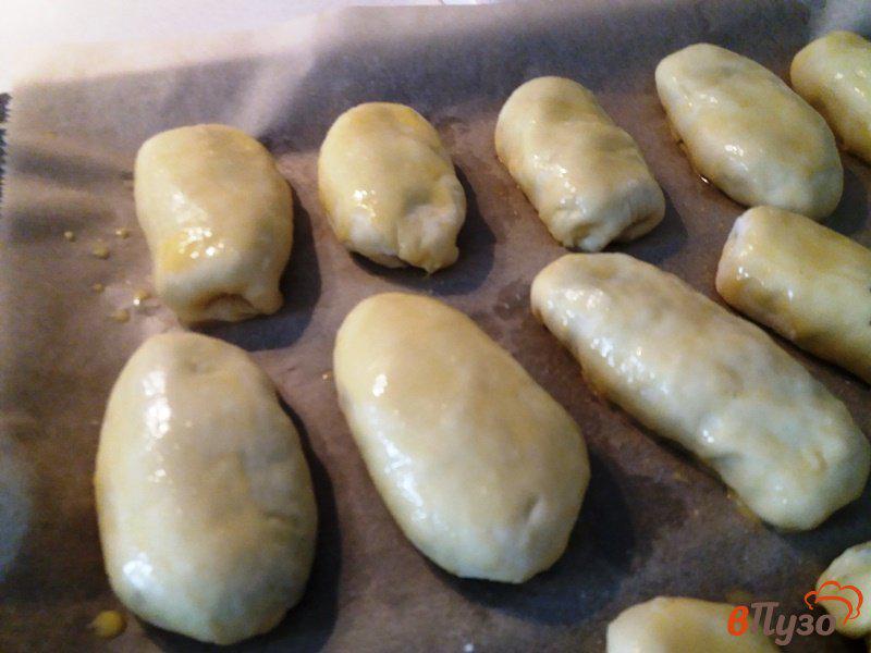 Фото приготовление рецепта: Пирожки с грибами и яйцом шаг №9