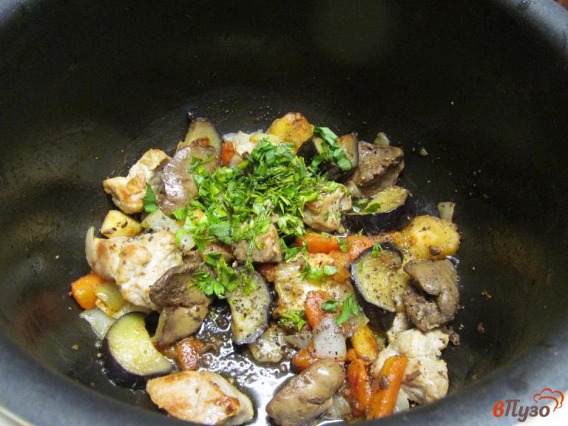 Фото приготовление рецепта: Свинина с куриной печенью и овощами в мультиварке шаг №9
