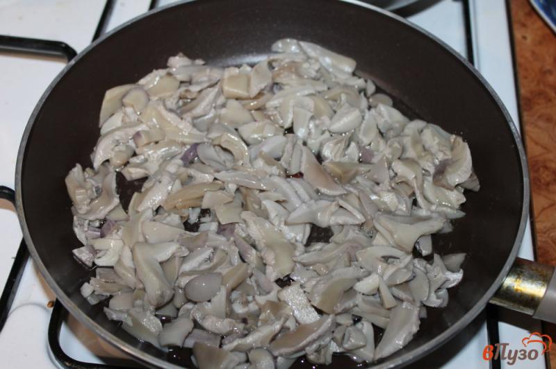 Фото приготовление рецепта: Жульен из лесных грибов шаг №2