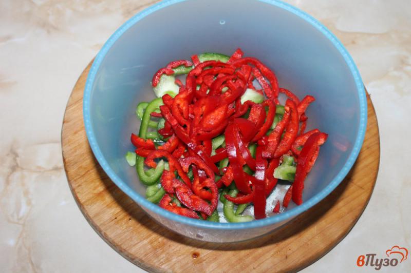 Фото приготовление рецепта: Овощной салат с красным луком шаг №1