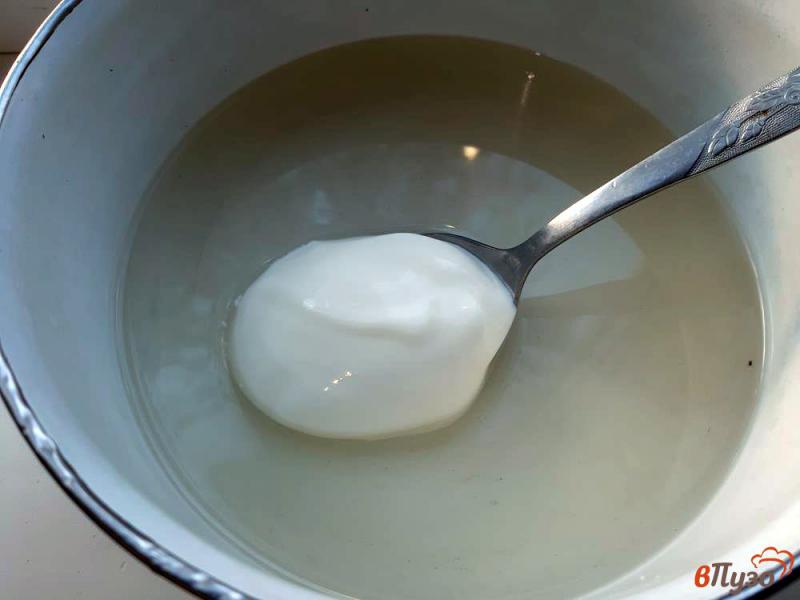 Фото приготовление рецепта: Десерт молочный с фруктами шаг №3