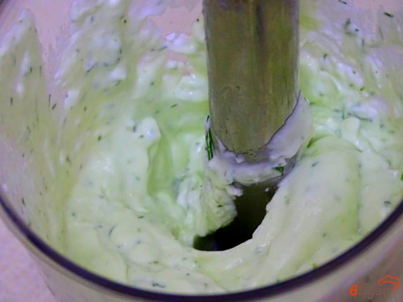 Фото приготовление рецепта: Майонез зелёный с чесноком и укропом шаг №7