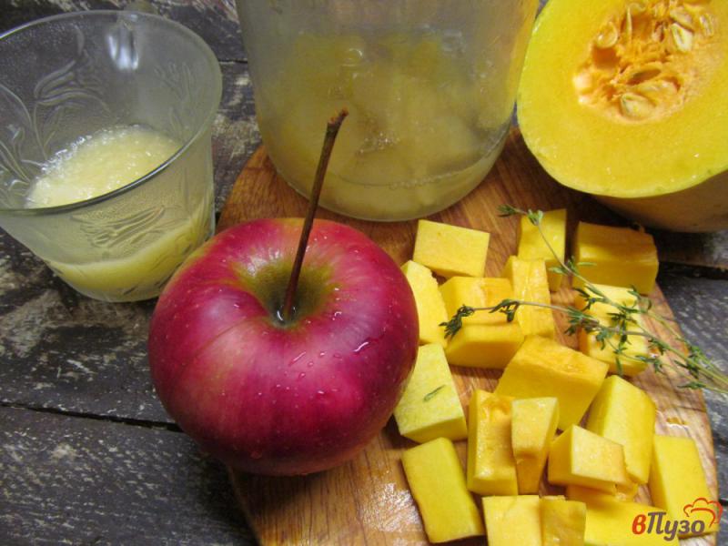 Фото приготовление рецепта: Десерт из тыквы и яблока в соке ананаса шаг №1