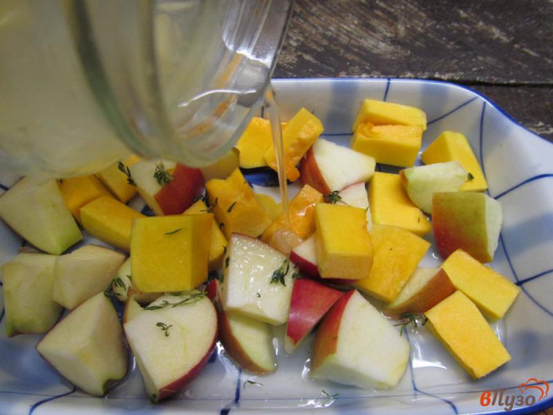 Фото приготовление рецепта: Десерт из тыквы и яблока в соке ананаса шаг №2
