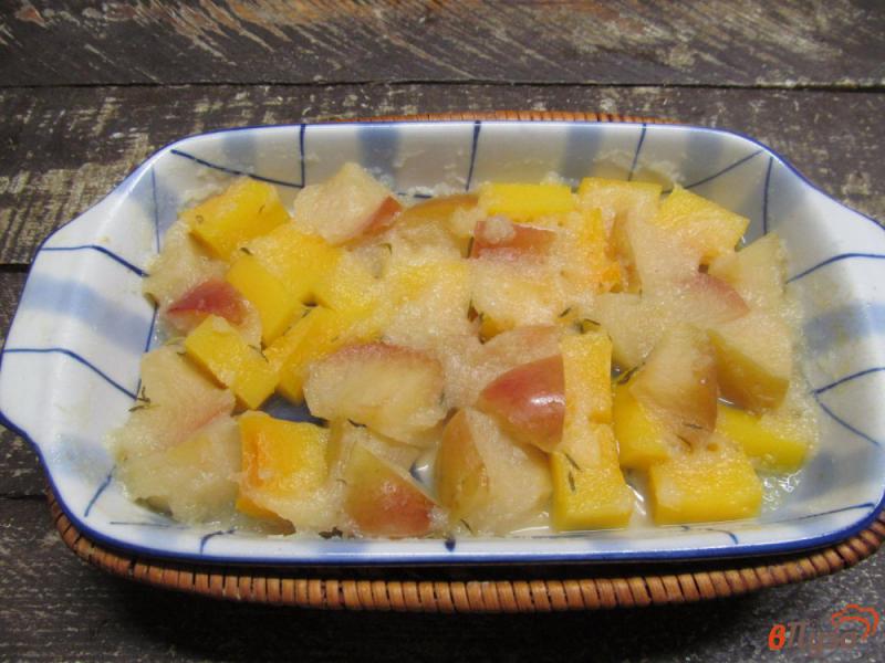 Фото приготовление рецепта: Десерт из тыквы и яблока в соке ананаса шаг №4