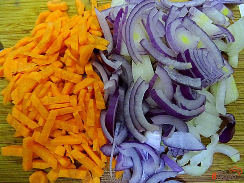 Фото приготовление рецепта: Куриные желудки с овощами шаг №3