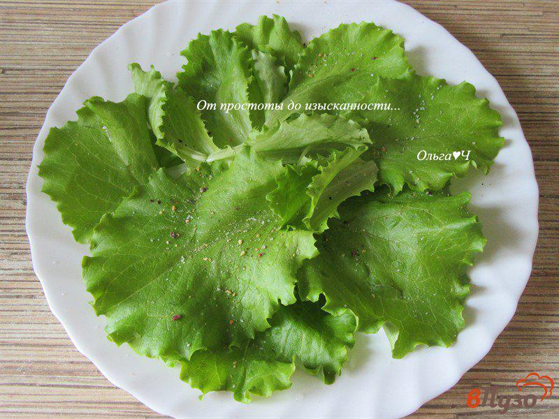 Фото приготовление рецепта: Зеленый салат с редисом шаг №2