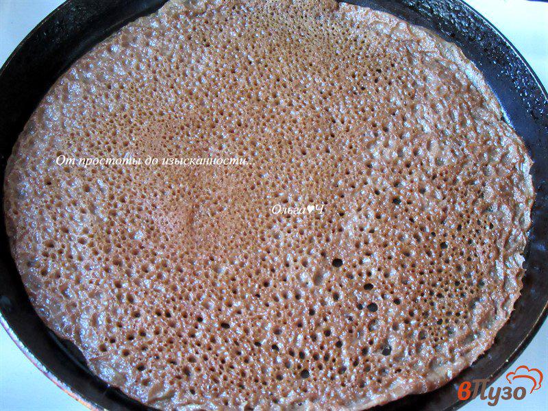 Фото приготовление рецепта: Блины на сыворотке «Два шоколада» шаг №7