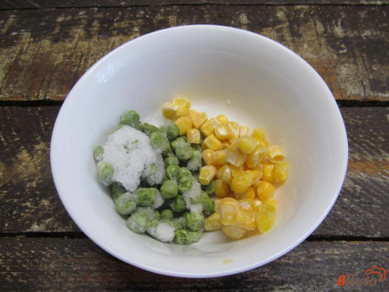 Фото приготовление рецепта: Сливочный суп с кукурузой и горошком шаг №7