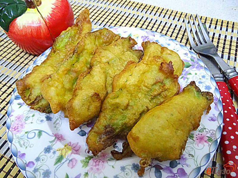 Фото приготовление рецепта: Листья капусты в кляре шаг №10