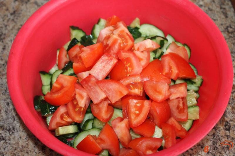 Фото приготовление рецепта: Овощной салат с оливками шаг №3