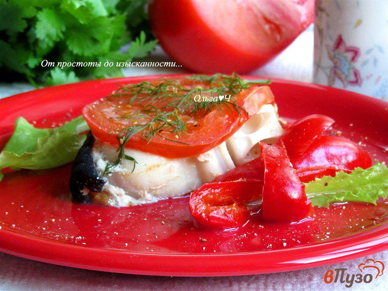 Фото приготовление рецепта: Акула с помидором и сладким перцем шаг №4