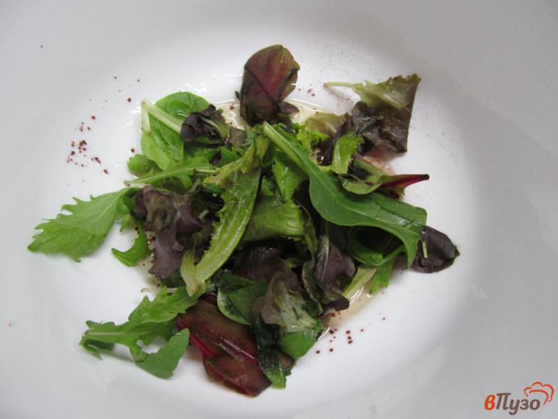 Фото приготовление рецепта: Салат фаттуш из овощей с зеленью и сухариками шаг №3