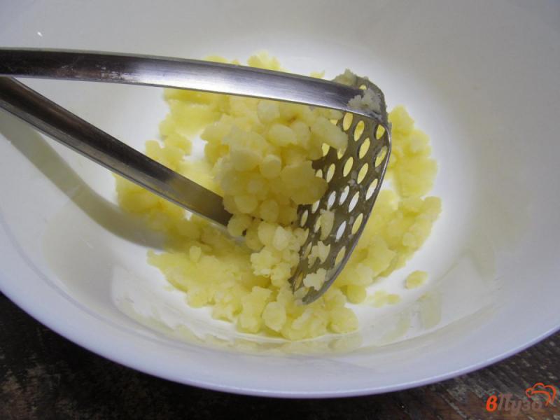 Фото приготовление рецепта: Рисово-картофельные постные котлеты шаг №2