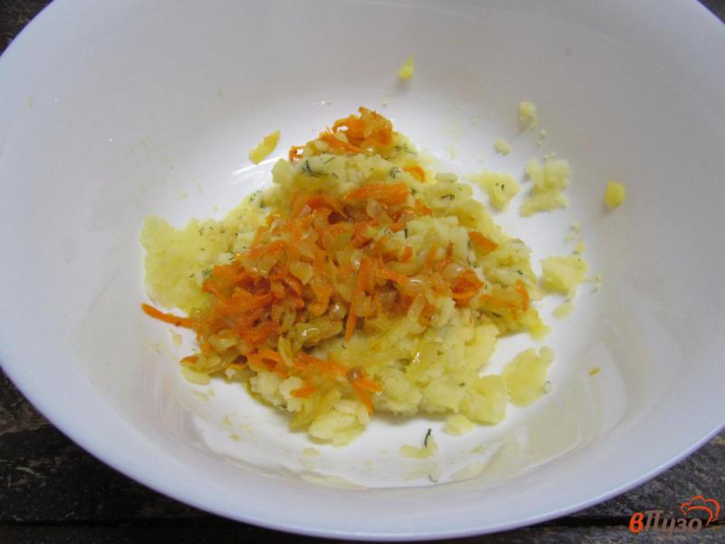 Фото приготовление рецепта: Рисово-картофельные постные котлеты шаг №6