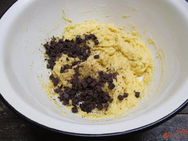Фото приготовление рецепта: Клюквенно-апельсиновый кекс с шоколадной крошкой шаг №4