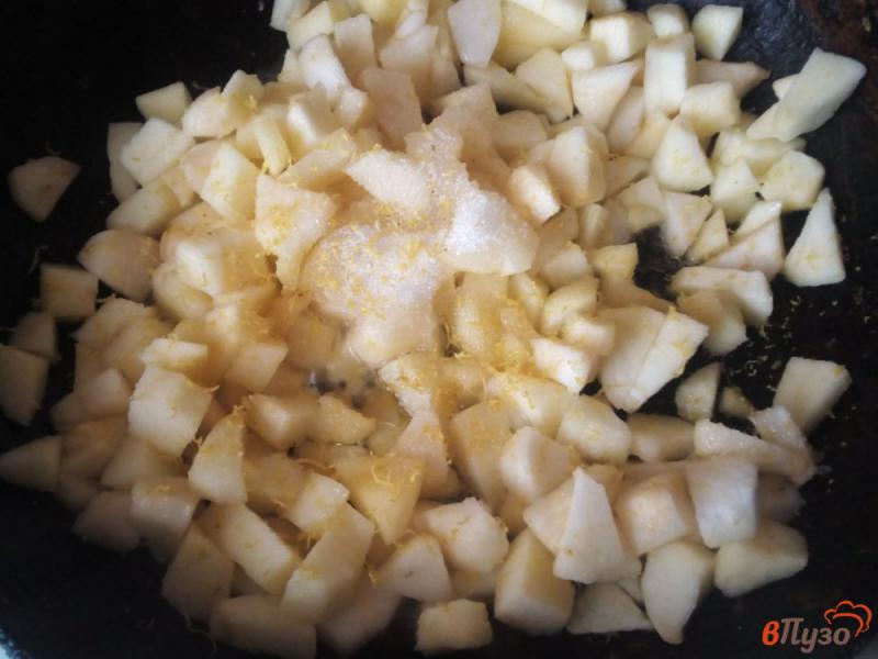 Фото приготовление рецепта: Булочки с яблоками шаг №8