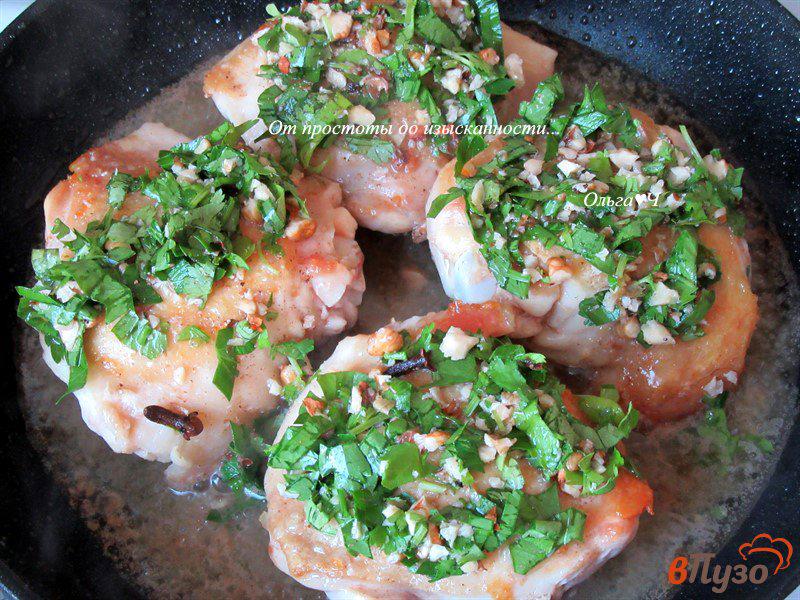 Фото приготовление рецепта: Гурули или Пряная курица с орехами шаг №3