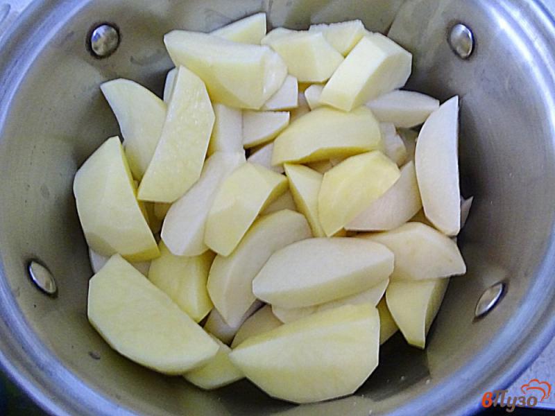 Фото приготовление рецепта: Зразы картофельные со свининой и сыром шаг №1
