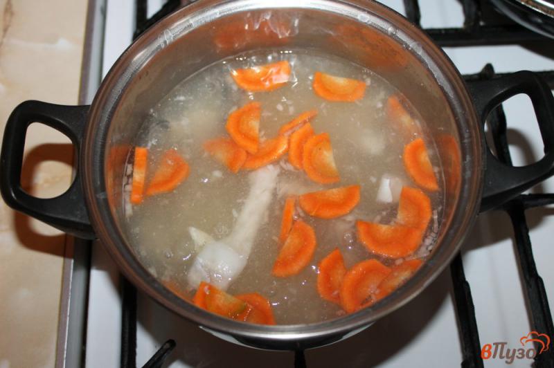 Фото приготовление рецепта: Диетический рыбный суп шаг №5