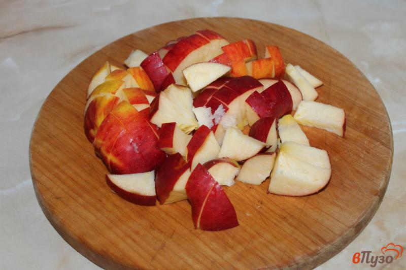 Фото приготовление рецепта: Компот из клубничного пюре, яблок и алычи шаг №1