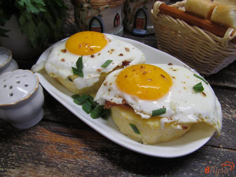 Фото приготовление рецепта: Бутерброды из поленты с яйцом и бужениной шаг №10