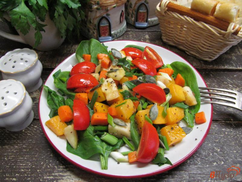 Фото приготовление рецепта: Салат из тыквы с помидором черри и яблоком шаг №6