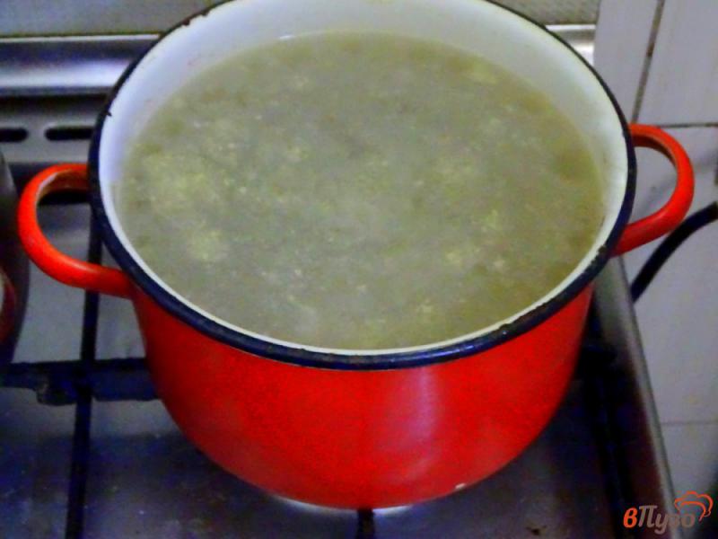 Фото приготовление рецепта: Томатный суп с вермишелью (Zupa pomidorowa) шаг №6