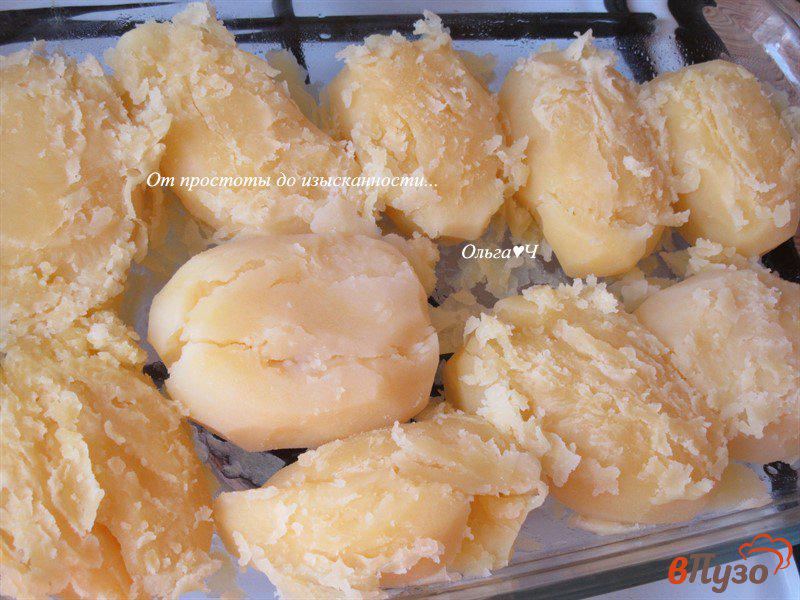 Фото приготовление рецепта: Давленый картофель с чесноком и паприкой шаг №3