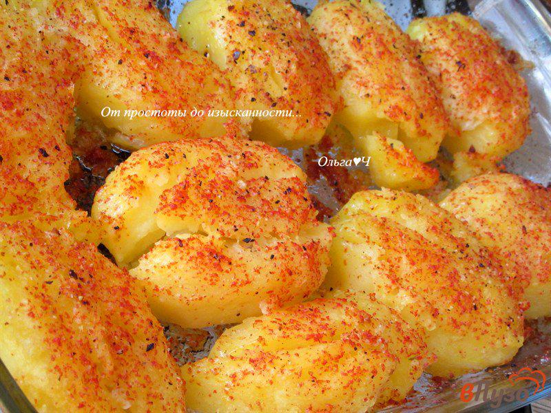 Фото приготовление рецепта: Давленый картофель с чесноком и паприкой шаг №5