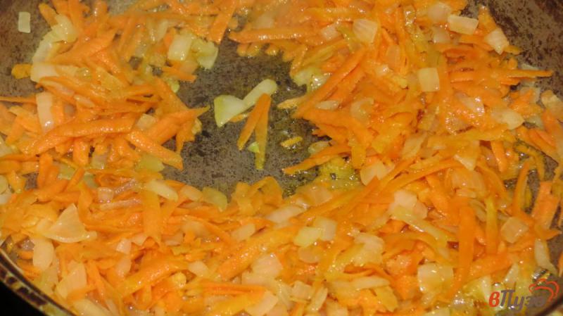 Фото приготовление рецепта: Салат с жаренными маринованными огурцами шаг №1