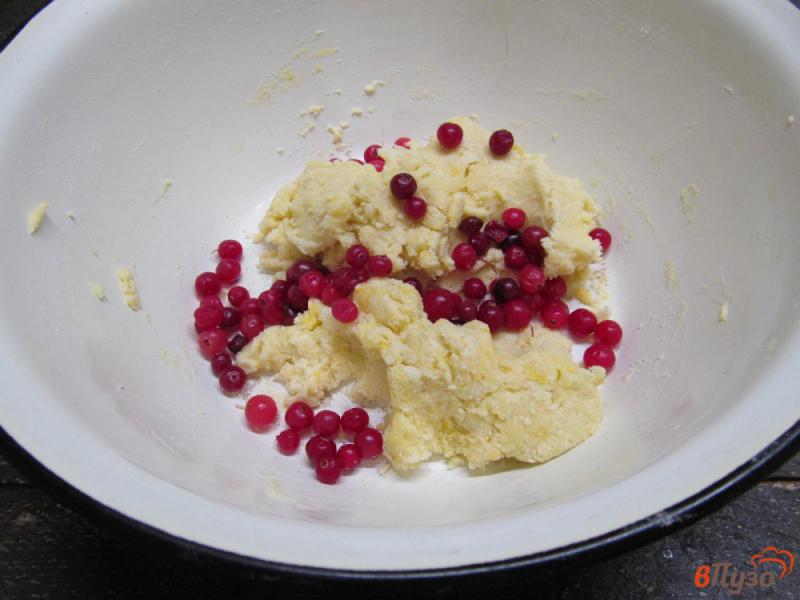 Фото приготовление рецепта: Печенье с клюквой на рисовой муке шаг №6