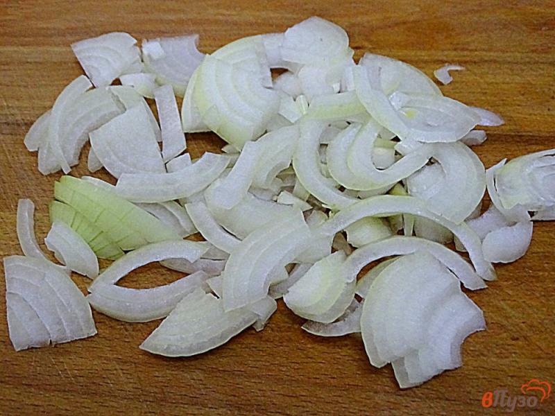 Фото приготовление рецепта: Фрикадельки в луково-чесночным соусом шаг №2