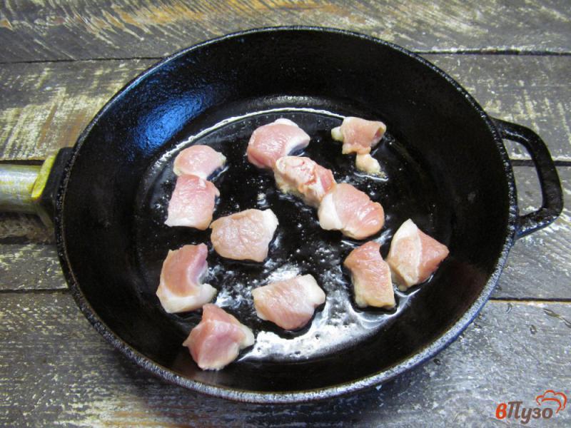 Фото приготовление рецепта: Свинина с брокколи и грибами шаг №1