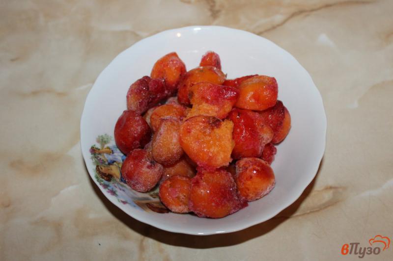 Фото приготовление рецепта: Компот из абрикоса, слив и ежевики шаг №1