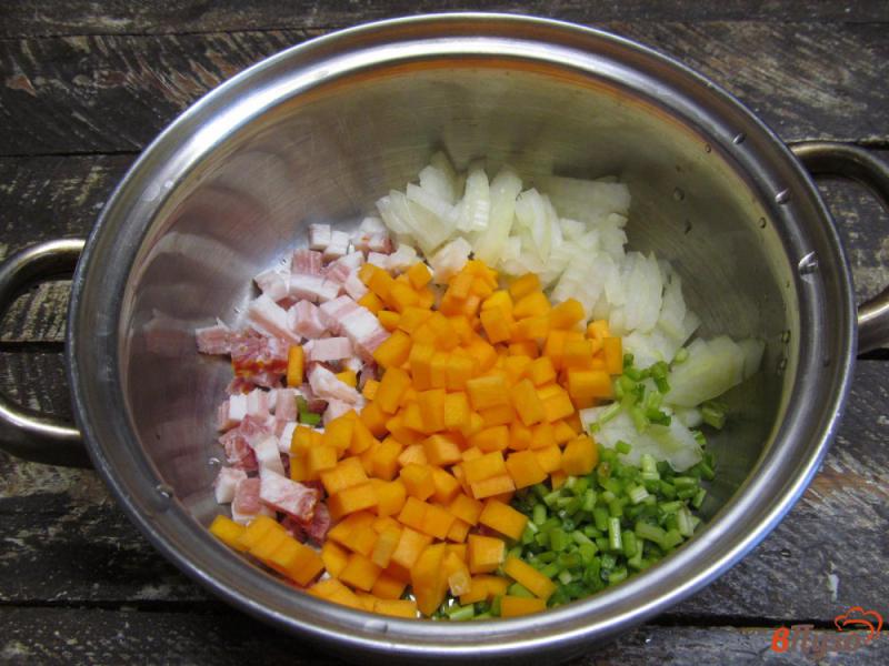 Фото приготовление рецепта: Сливочный суп с капустой и фасолью шаг №1