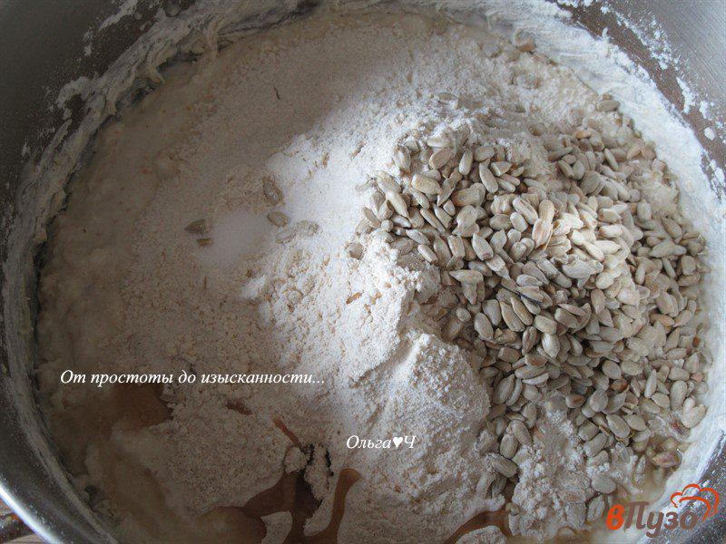 Фото приготовление рецепта: Цельнозерновой хлеб с семечками подсолнечника шаг №4