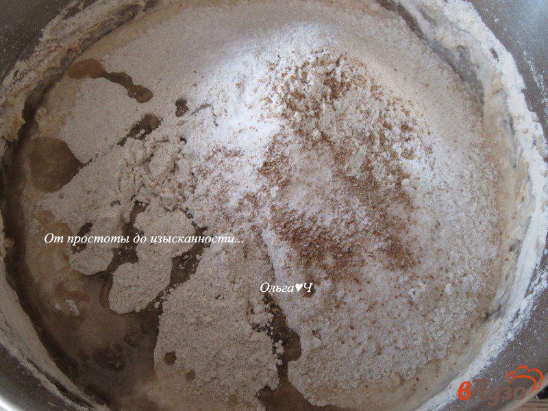 Фото приготовление рецепта: Пшенично-ржаной хлеб с отрубями шаг №3