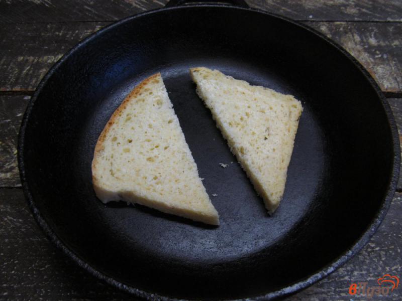 Фото приготовление рецепта: Закуска из сыра с чесноком и киви шаг №4