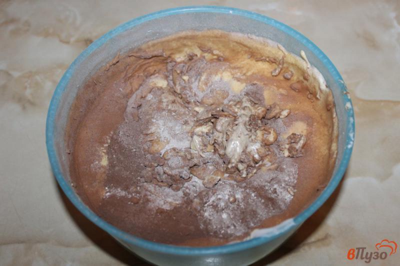 Фото приготовление рецепта: Шоколадный бисквит в мультиварке шаг №5