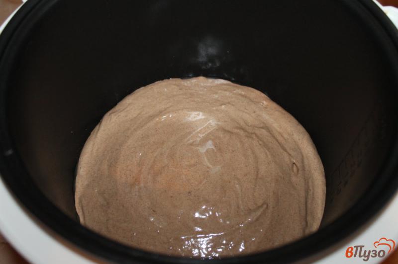 Фото приготовление рецепта: Шоколадный бисквит в мультиварке шаг №7